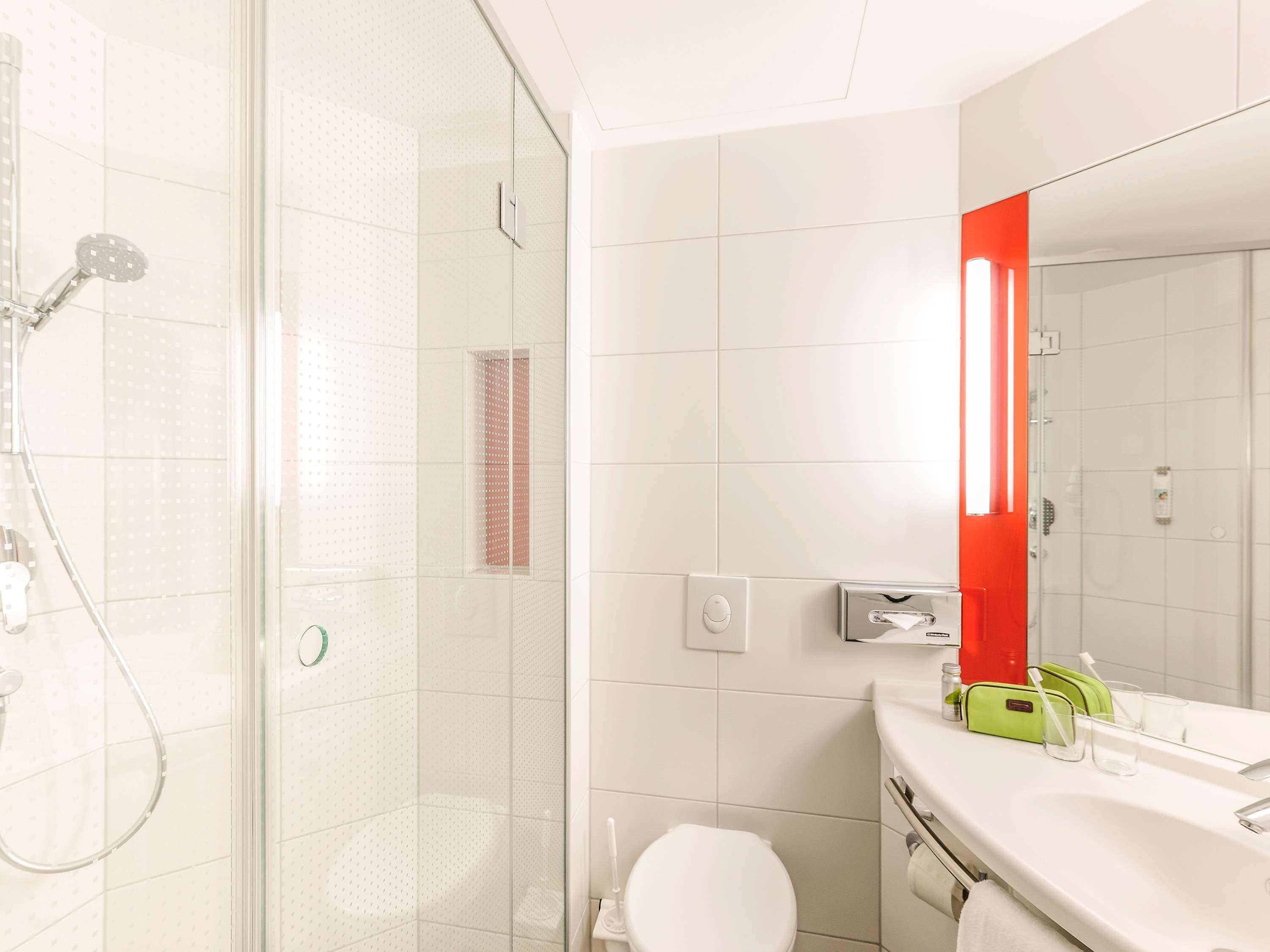 Ibis Hauptbahnhof Hotel 3*